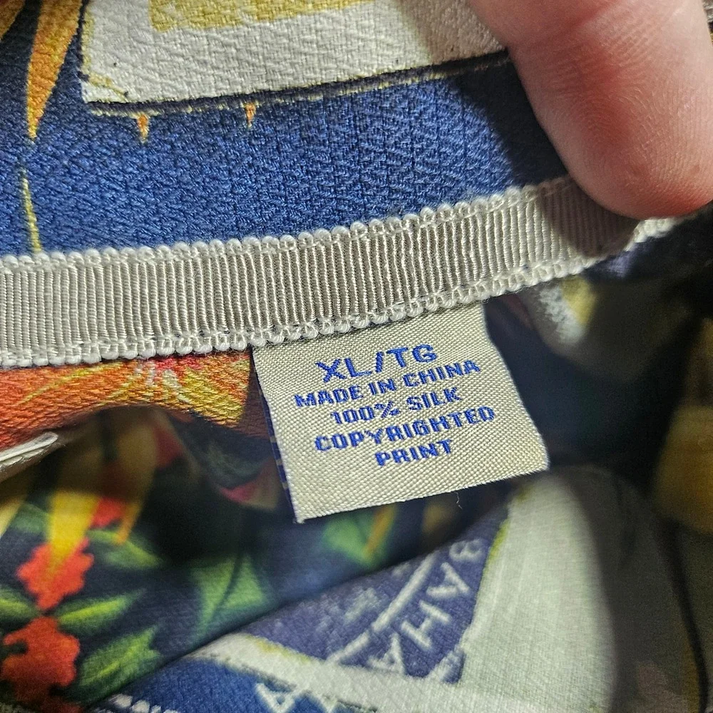 Tommy Bahama Silk Shirt XL‎ Christmas Santa Cocktail Marlin Pinup Tuxedo Holiday - Picture 11 of 12